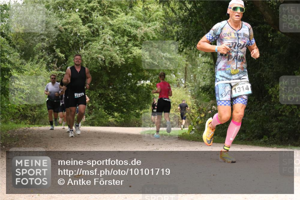 30.08.2026 - Elbe Triathlon Hamburg Antke Förster http://msf.ph/oto/10101719 30.08.2026 11:22:00 Laufen 1545, 1314 meine-sportfotos.de