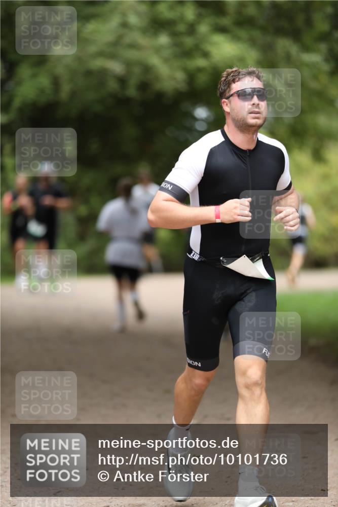 30.08.2026 - Elbe Triathlon Hamburg Antke Förster http://msf.ph/oto/10101736 30.08.2026 11:19:06 Laufen 23 meine-sportfotos.de