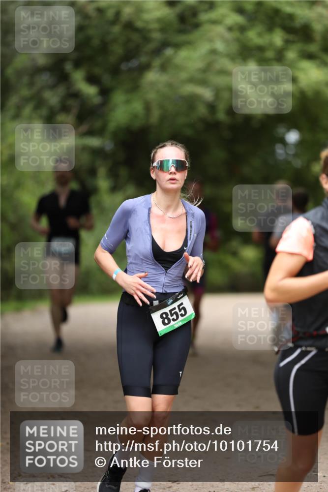 30.08.2026 - Elbe Triathlon Hamburg Antke Förster http://msf.ph/oto/10101754 30.08.2026 11:19:16 Laufen 855 meine-sportfotos.de