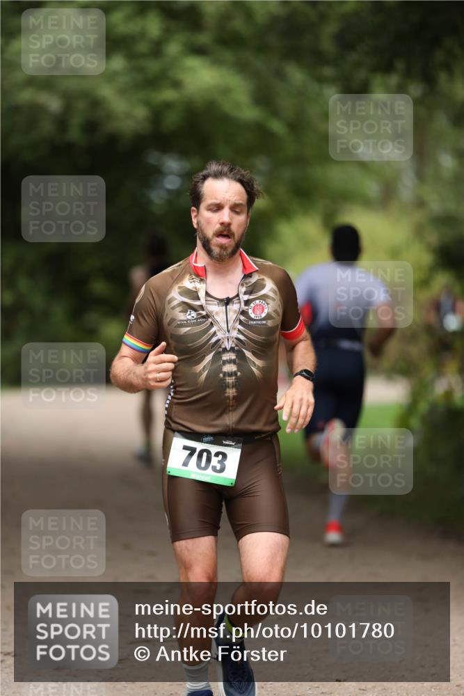 30.08.2026 - Elbe Triathlon Hamburg Antke Förster http://msf.ph/oto/10101780 30.08.2026 11:19:36 Laufen 703 meine-sportfotos.de