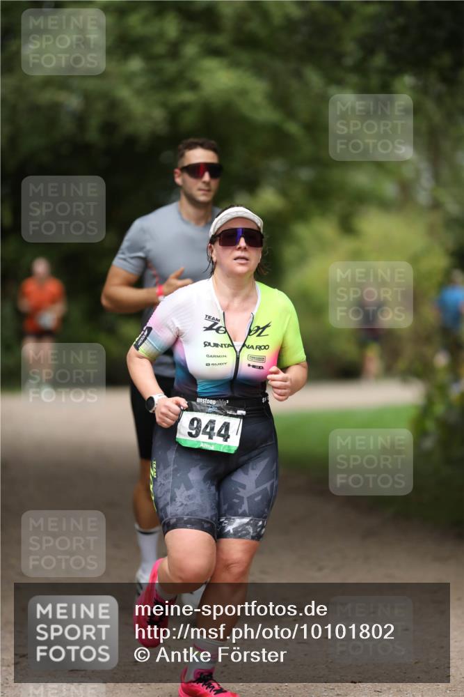 30.08.2026 - Elbe Triathlon Hamburg Antke Förster http://msf.ph/oto/10101802 30.08.2026 11:19:51 Laufen 944 meine-sportfotos.de