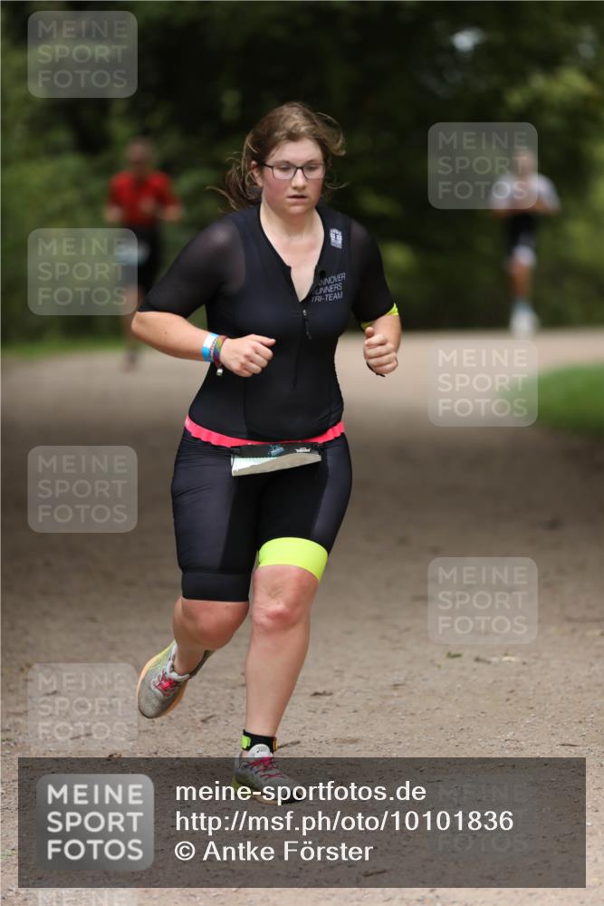 30.08.2026 - Elbe Triathlon Hamburg Antke Förster http://msf.ph/oto/10101836 30.08.2026 11:20:09 Laufen  meine-sportfotos.de