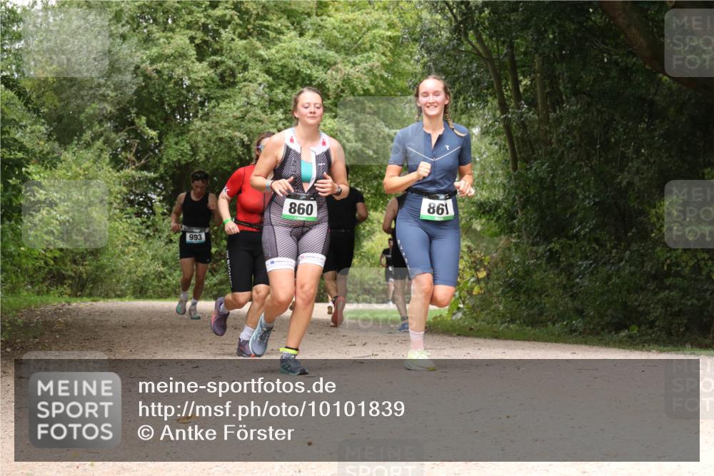 30.08.2026 - Elbe Triathlon Hamburg Antke Förster http://msf.ph/oto/10101839 30.08.2026 11:22:58 Laufen 993, 860, 861 meine-sportfotos.de