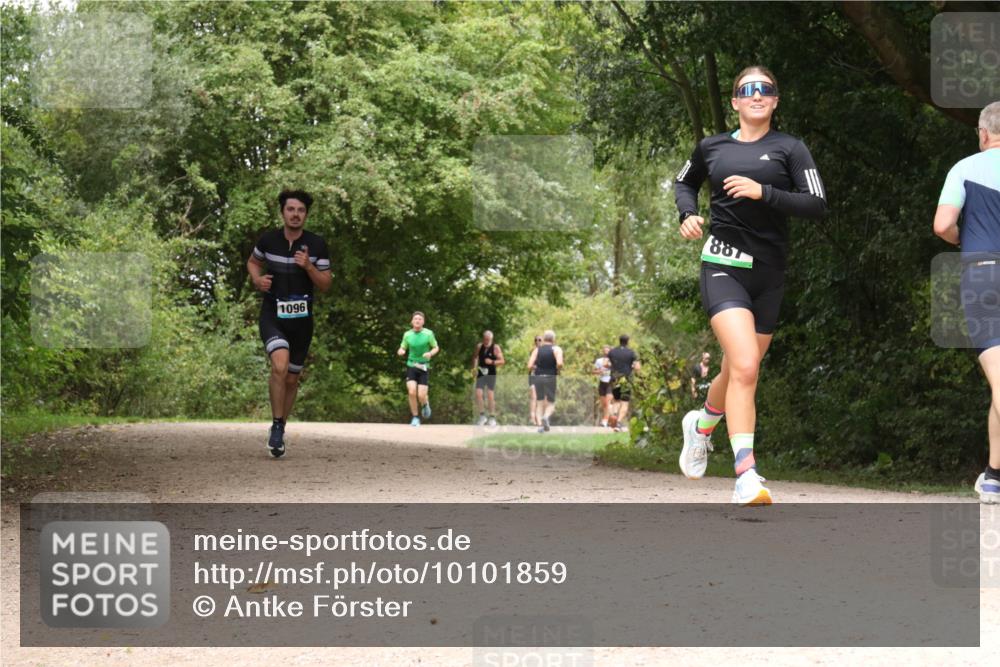 30.08.2026 - Elbe Triathlon Hamburg Antke Förster http://msf.ph/oto/10101859 30.08.2026 11:23:09 Laufen 1096, 887 meine-sportfotos.de