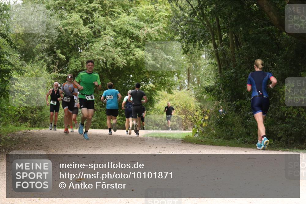 30.08.2026 - Elbe Triathlon Hamburg Antke Förster http://msf.ph/oto/10101871 30.08.2026 11:23:18 Laufen 767, 1896, 576, 1252 meine-sportfotos.de