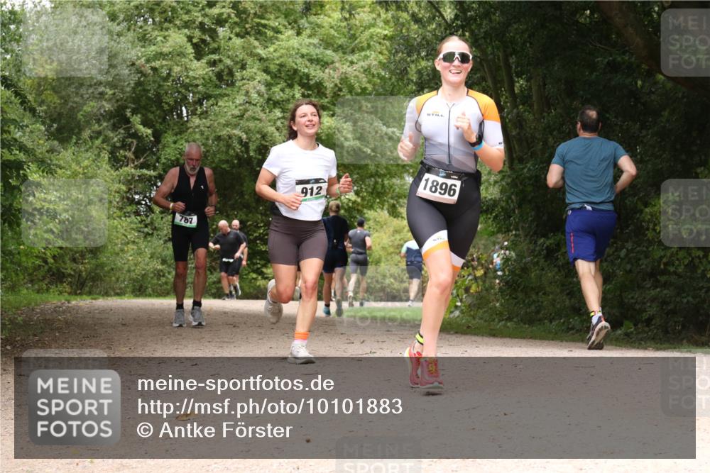 30.08.2026 - Elbe Triathlon Hamburg Antke Förster http://msf.ph/oto/10101883 30.08.2026 11:23:23 Laufen 787, 912, 1896 meine-sportfotos.de