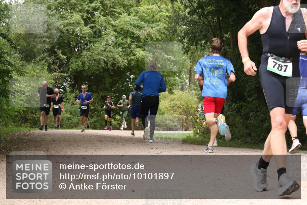 30.08.2026 - Elbe Triathlon Hamburg Antke Förster http://msf.ph/oto/10101897 30.08.2026 11:23:27 Laufen 457, 40, 787 meine-sportfotos.de