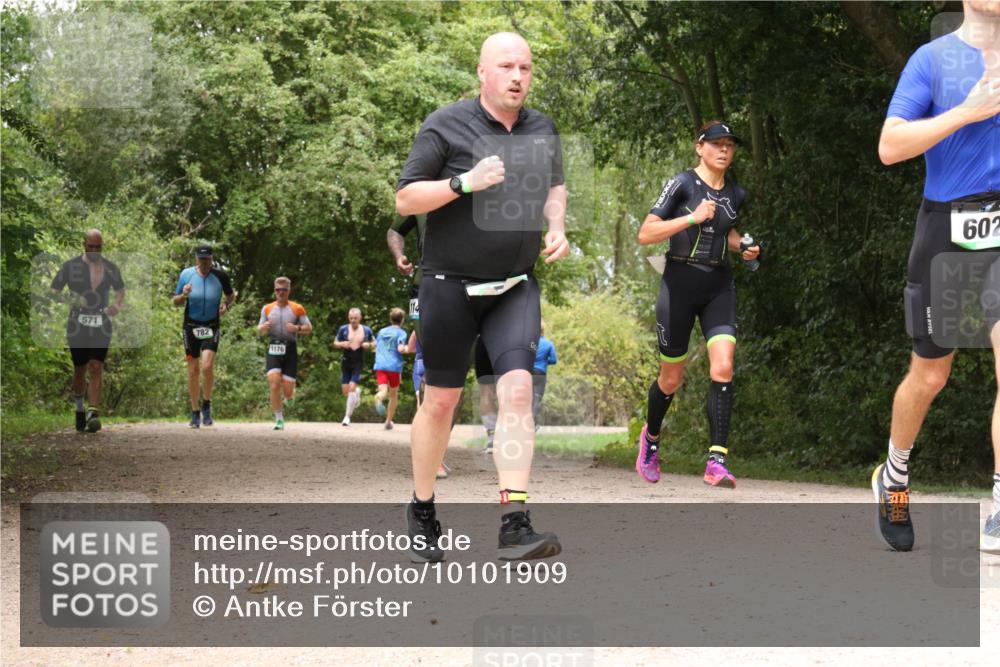 30.08.2026 - Elbe Triathlon Hamburg Antke Förster http://msf.ph/oto/10101909 30.08.2026 11:23:36 Laufen 571, 782, 1176, 602 meine-sportfotos.de