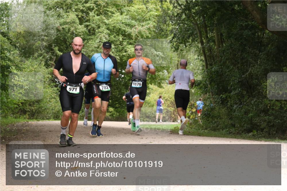 30.08.2026 - Elbe Triathlon Hamburg Antke Förster http://msf.ph/oto/10101919 30.08.2026 11:23:41 Laufen 571, 782, 1176 meine-sportfotos.de