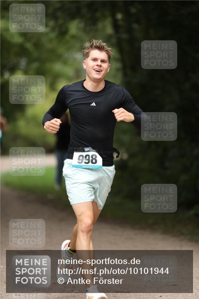 30.08.2026 - Elbe Triathlon Hamburg Antke Förster http://msf.ph/oto/10101944 30.08.2026 11:21:24 Laufen 998 meine-sportfotos.de