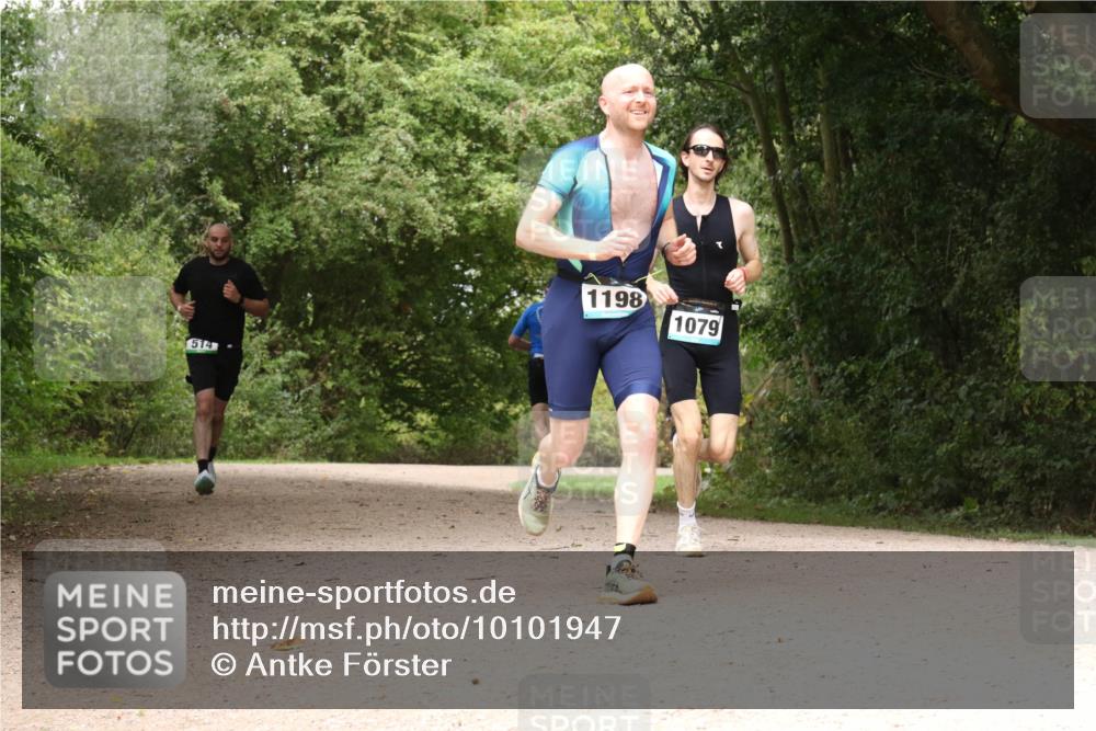 30.08.2026 - Elbe Triathlon Hamburg Antke Förster http://msf.ph/oto/10101947 30.08.2026 11:24:04 Laufen 514, 1198, 1079 meine-sportfotos.de