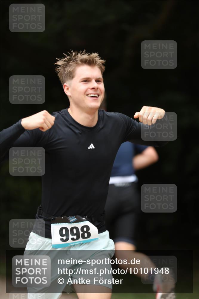 30.08.2026 - Elbe Triathlon Hamburg Antke Förster http://msf.ph/oto/10101948 30.08.2026 11:21:25 Laufen 998 meine-sportfotos.de