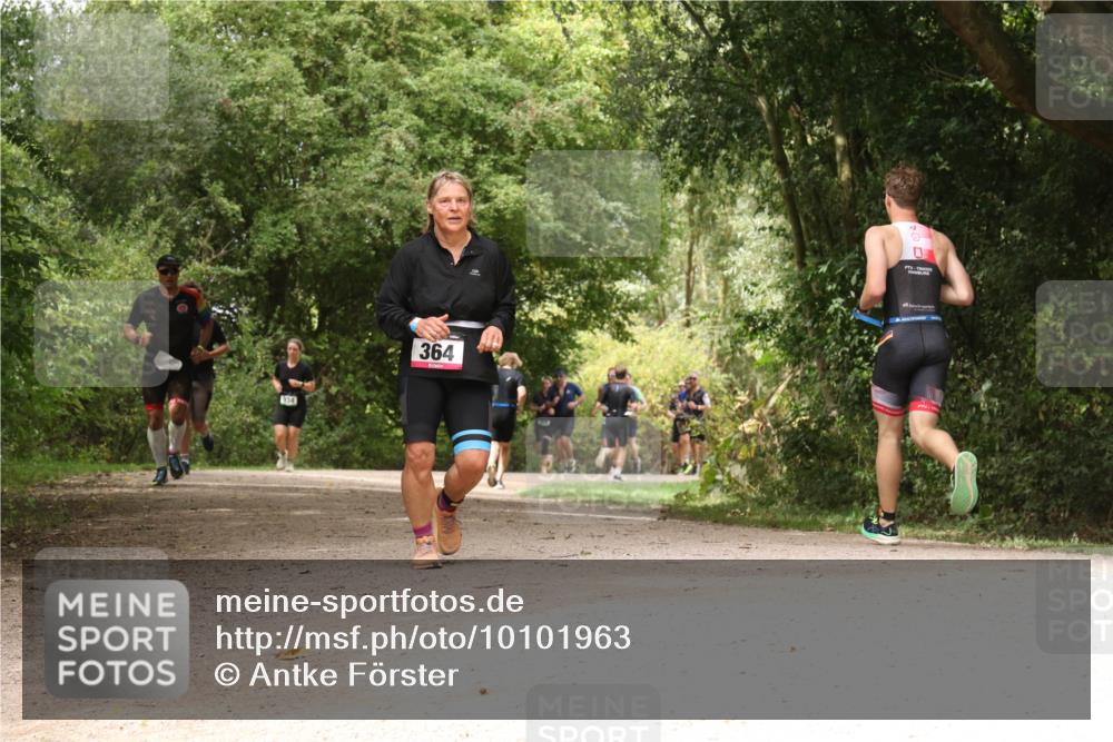 30.08.2026 - Elbe Triathlon Hamburg Antke Förster http://msf.ph/oto/10101963 30.08.2026 11:24:24 Laufen 364 meine-sportfotos.de