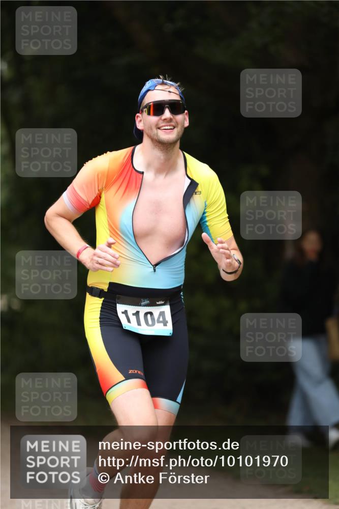30.08.2026 - Elbe Triathlon Hamburg Antke Förster http://msf.ph/oto/10101970 30.08.2026 11:21:35 Laufen 1104, 3 meine-sportfotos.de