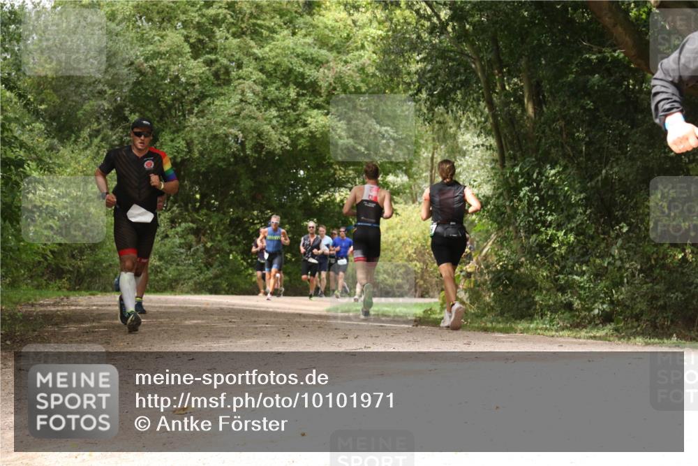 30.08.2026 - Elbe Triathlon Hamburg Antke Förster http://msf.ph/oto/10101971 30.08.2026 11:24:27 Laufen  meine-sportfotos.de