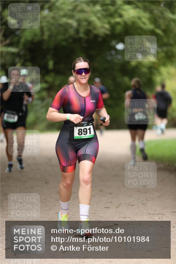 30.08.2026 - Elbe Triathlon Hamburg Antke Förster http://msf.ph/oto/10101984 30.08.2026 11:21:45 Laufen 891, 7001 meine-sportfotos.de