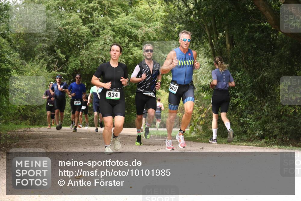 30.08.2026 - Elbe Triathlon Hamburg Antke Förster http://msf.ph/oto/10101985 30.08.2026 11:24:34 Laufen 1194, 934, 249 meine-sportfotos.de