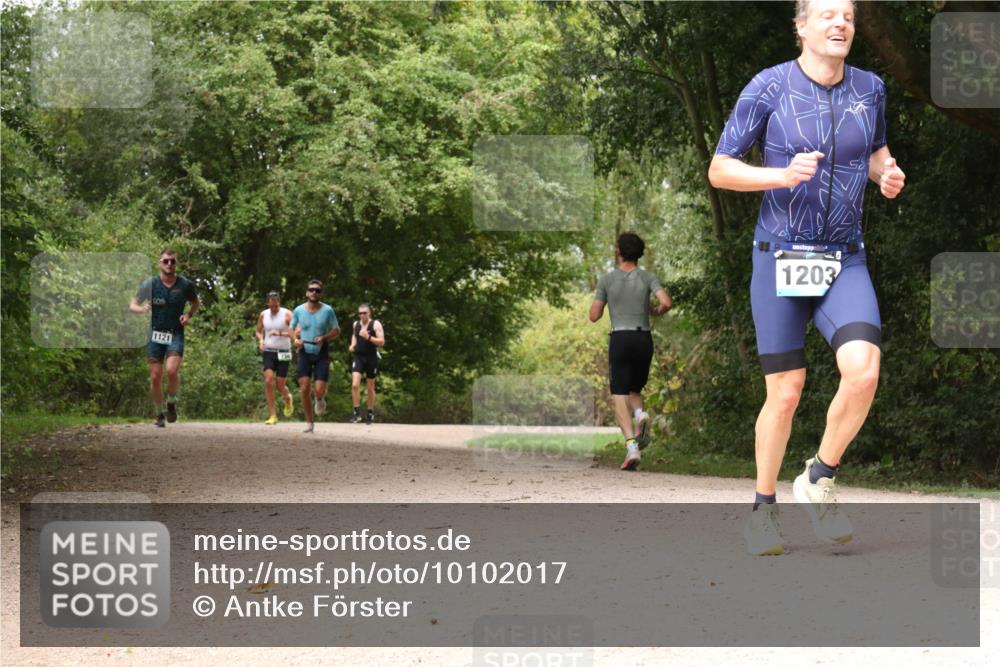 30.08.2026 - Elbe Triathlon Hamburg Antke Förster http://msf.ph/oto/10102017 30.08.2026 11:24:55 Laufen 1121, 1203 meine-sportfotos.de