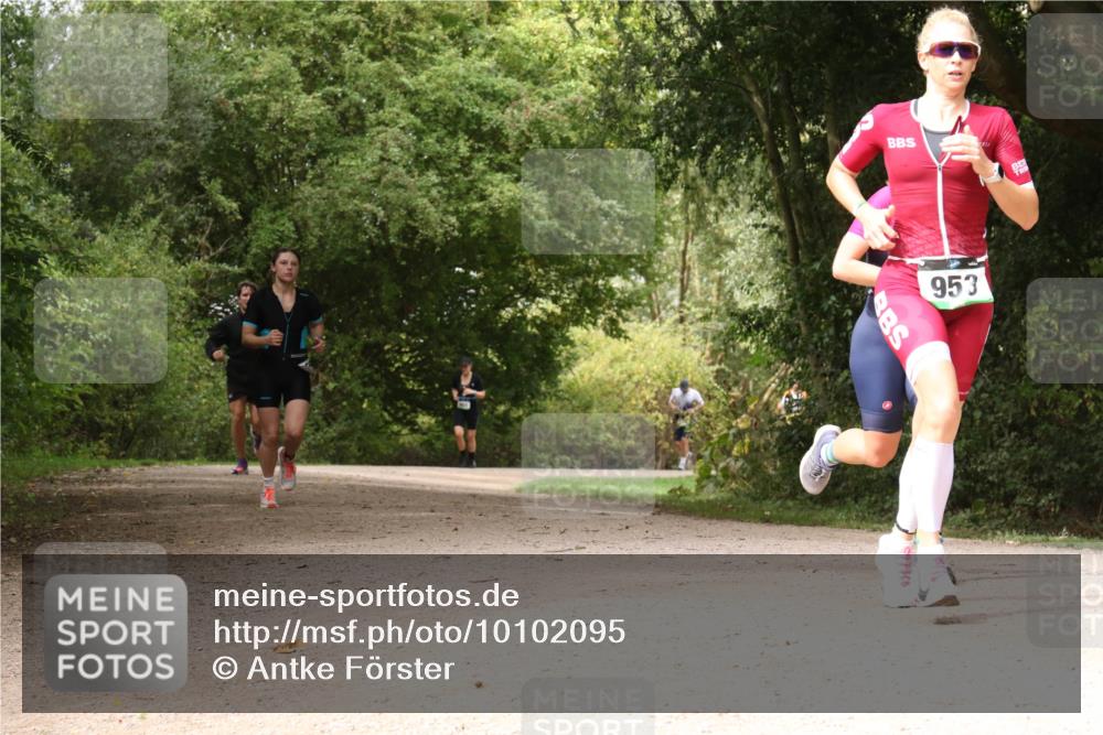 30.08.2026 - Elbe Triathlon Hamburg Antke Förster http://msf.ph/oto/10102095 30.08.2026 11:25:39 Laufen 953 meine-sportfotos.de