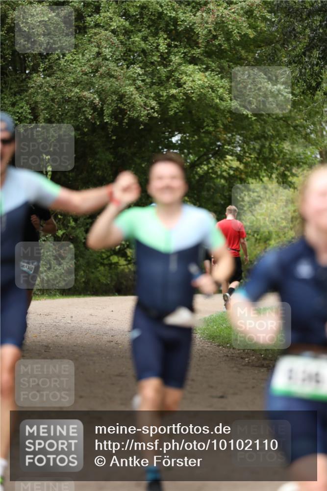 30.08.2026 - Elbe Triathlon Hamburg Antke Förster http://msf.ph/oto/10102110 30.08.2026 11:22:38 Laufen 80 meine-sportfotos.de