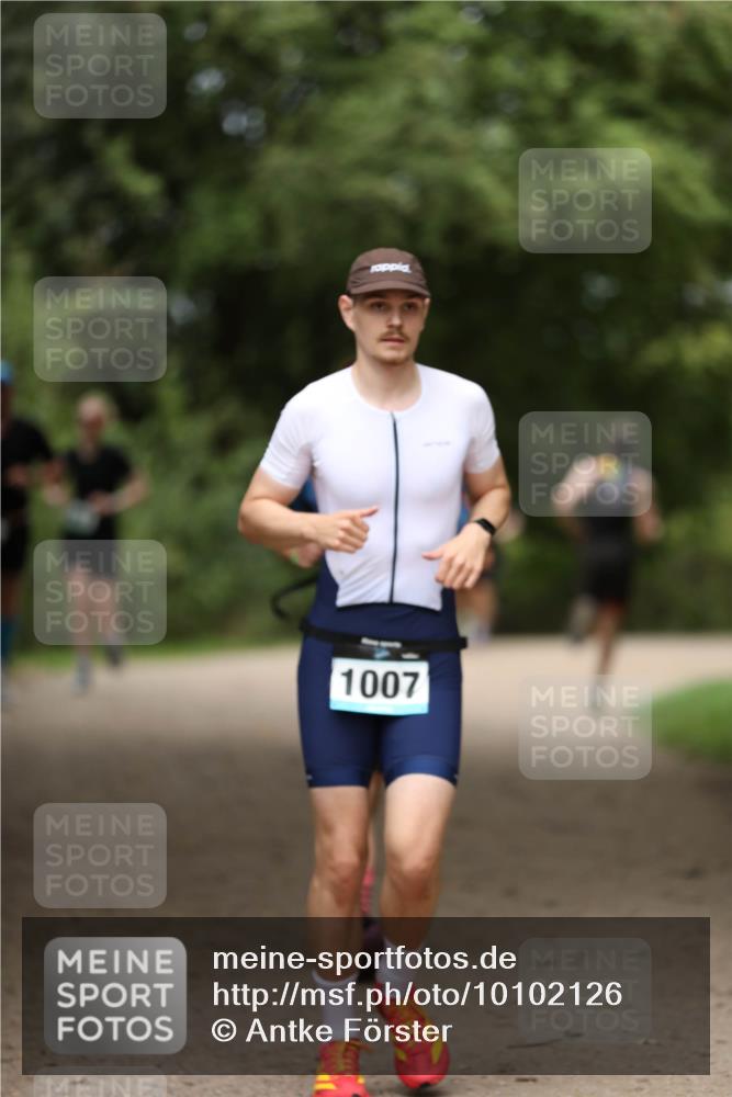 30.08.2026 - Elbe Triathlon Hamburg Antke Förster http://msf.ph/oto/10102126 30.08.2026 11:22:46 Laufen 1007 meine-sportfotos.de