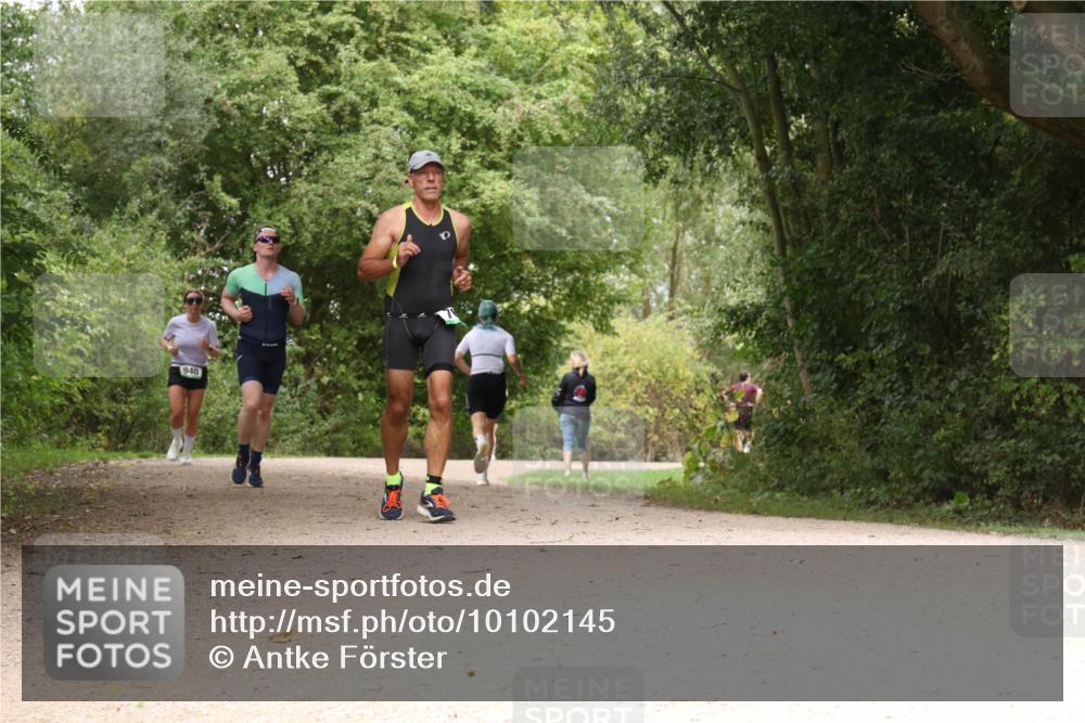 30.08.2026 - Elbe Triathlon Hamburg Antke Förster http://msf.ph/oto/10102145 30.08.2026 11:26:16 Laufen 940 meine-sportfotos.de