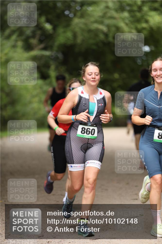 30.08.2026 - Elbe Triathlon Hamburg Antke Förster http://msf.ph/oto/10102148 30.08.2026 11:22:58 Laufen 860, 8 meine-sportfotos.de