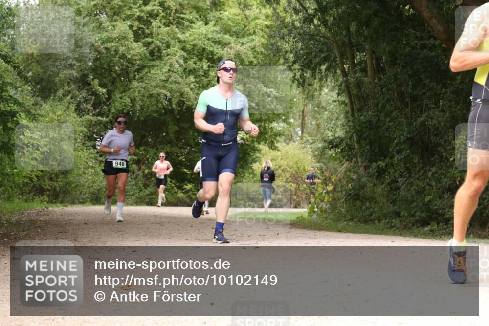 30.08.2026 - Elbe Triathlon Hamburg Antke Förster http://msf.ph/oto/10102149 30.08.2026 11:26:19 Laufen 940 meine-sportfotos.de