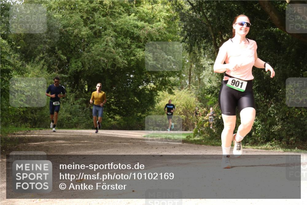 30.08.2026 - Elbe Triathlon Hamburg Antke Förster http://msf.ph/oto/10102169 30.08.2026 11:26:31 Laufen 659, 901 meine-sportfotos.de