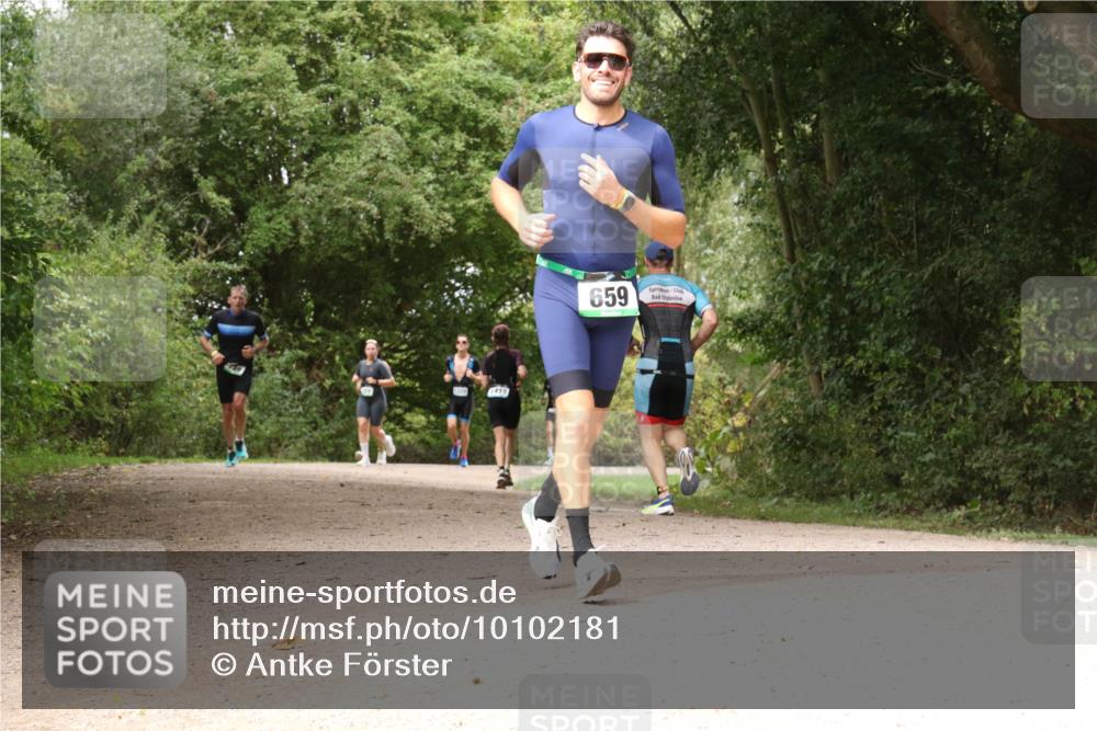 30.08.2026 - Elbe Triathlon Hamburg Antke Förster http://msf.ph/oto/10102181 30.08.2026 11:26:39 Laufen 1415, 659 meine-sportfotos.de