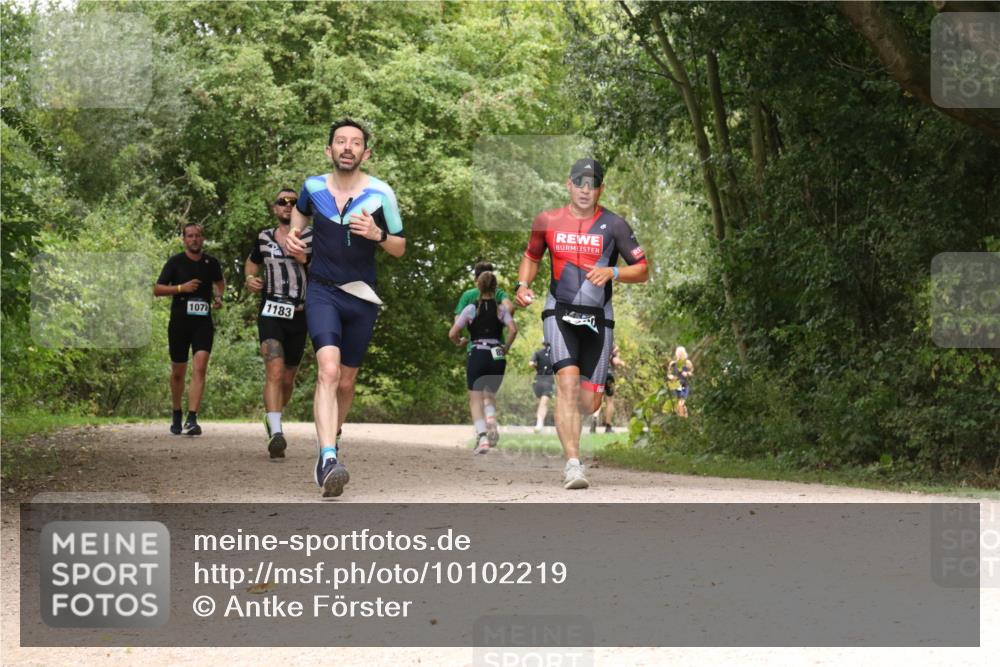 30.08.2026 - Elbe Triathlon Hamburg Antke Förster http://msf.ph/oto/10102219 30.08.2026 11:27:07 Laufen 107, 1183 meine-sportfotos.de