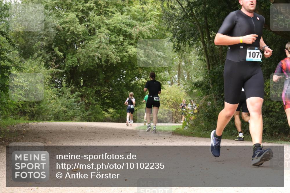 30.08.2026 - Elbe Triathlon Hamburg Antke Förster http://msf.ph/oto/10102235 30.08.2026 11:27:12 Laufen 954, 107 meine-sportfotos.de