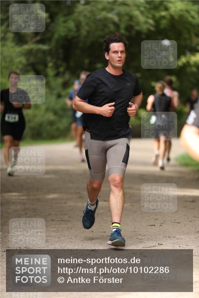 30.08.2026 - Elbe Triathlon Hamburg Antke Förster http://msf.ph/oto/10102286 30.08.2026 11:24:29 Laufen 1304 meine-sportfotos.de