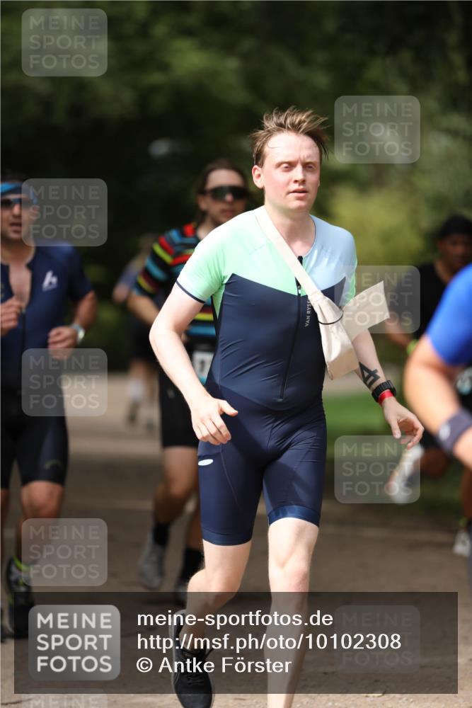 30.08.2026 - Elbe Triathlon Hamburg Antke Förster http://msf.ph/oto/10102308 30.08.2026 11:24:40 Laufen  meine-sportfotos.de