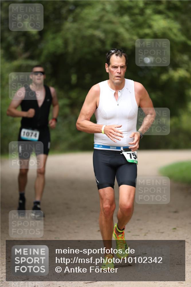 30.08.2026 - Elbe Triathlon Hamburg Antke Förster http://msf.ph/oto/10102342 30.08.2026 11:25:05 Laufen 1074, 75 meine-sportfotos.de