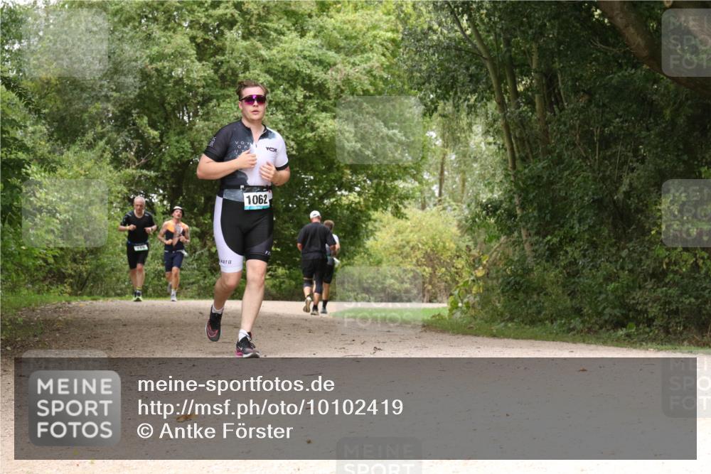 30.08.2026 - Elbe Triathlon Hamburg Antke Förster http://msf.ph/oto/10102419 30.08.2026 11:29:19 Laufen 1062 meine-sportfotos.de