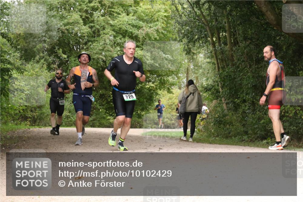 30.08.2026 - Elbe Triathlon Hamburg Antke Förster http://msf.ph/oto/10102429 30.08.2026 11:29:27 Laufen 662, 729 meine-sportfotos.de
