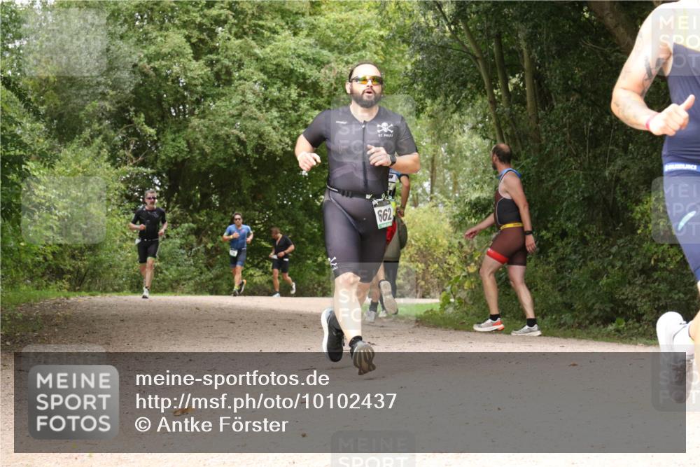 30.08.2026 - Elbe Triathlon Hamburg Antke Förster http://msf.ph/oto/10102437 30.08.2026 11:29:31 Laufen 662 meine-sportfotos.de
