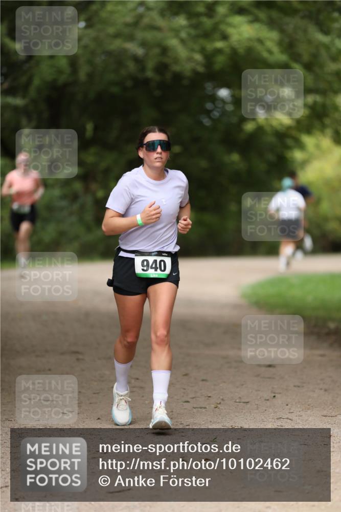 30.08.2026 - Elbe Triathlon Hamburg Antke Förster http://msf.ph/oto/10102462 30.08.2026 11:26:22 Laufen 940 meine-sportfotos.de
