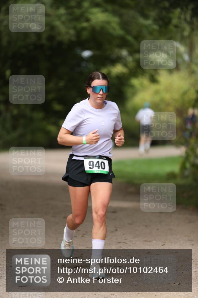 30.08.2026 - Elbe Triathlon Hamburg Antke Förster http://msf.ph/oto/10102464 30.08.2026 11:26:23 Laufen 940 meine-sportfotos.de