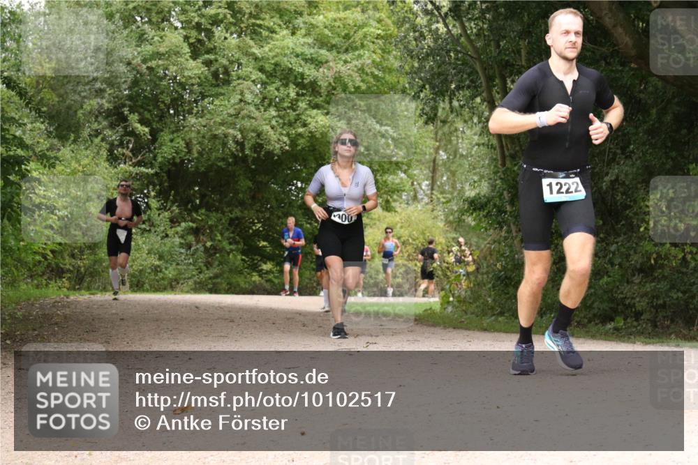 30.08.2026 - Elbe Triathlon Hamburg Antke Förster http://msf.ph/oto/10102517 30.08.2026 11:30:21 Laufen 1222, 00 meine-sportfotos.de