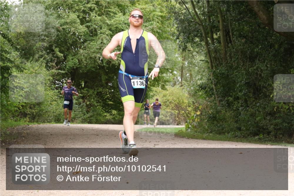 30.08.2026 - Elbe Triathlon Hamburg Antke Förster http://msf.ph/oto/10102541 30.08.2026 11:30:40 Laufen 1159, 1136 meine-sportfotos.de