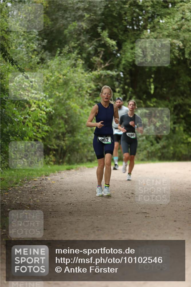 30.08.2026 - Elbe Triathlon Hamburg Antke Förster http://msf.ph/oto/10102546 30.08.2026 11:27:22 Laufen 962, 380 meine-sportfotos.de