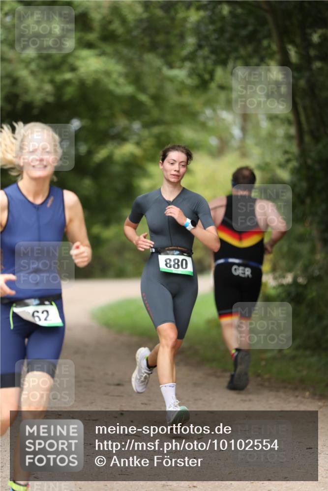 30.08.2026 - Elbe Triathlon Hamburg Antke Förster http://msf.ph/oto/10102554 30.08.2026 11:27:26 Laufen 62, 880 meine-sportfotos.de