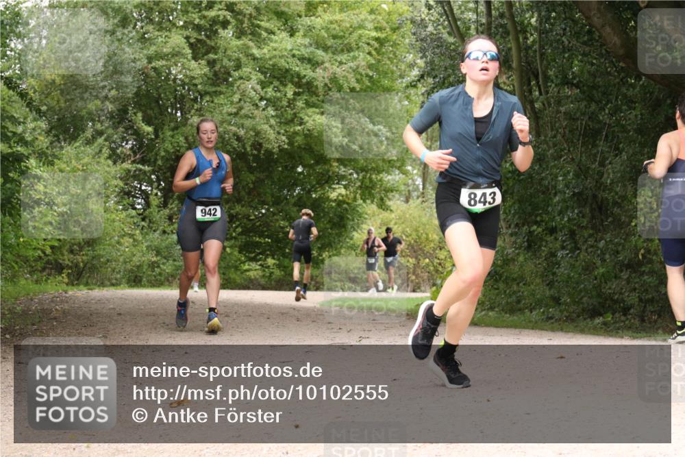 30.08.2026 - Elbe Triathlon Hamburg Antke Förster http://msf.ph/oto/10102555 30.08.2026 11:30:54 Laufen 942, 843 meine-sportfotos.de