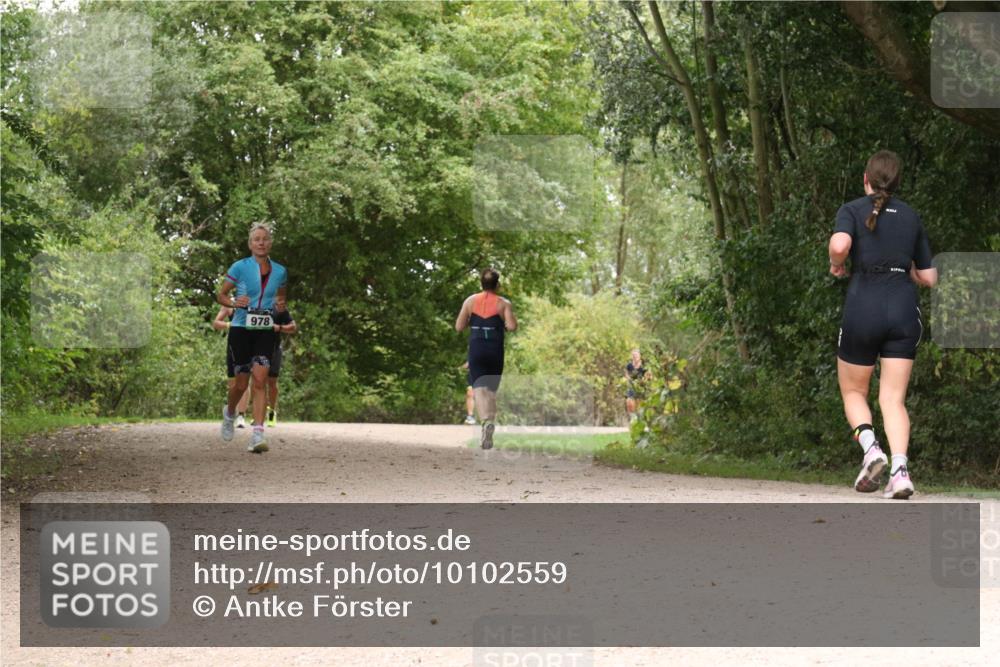 30.08.2026 - Elbe Triathlon Hamburg Antke Förster http://msf.ph/oto/10102559 30.08.2026 11:31:02 Laufen 978 meine-sportfotos.de
