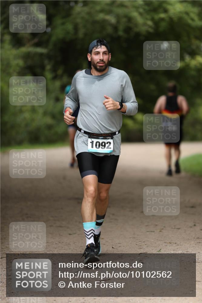 30.08.2026 - Elbe Triathlon Hamburg Antke Förster http://msf.ph/oto/10102562 30.08.2026 11:27:30 Laufen 1092 meine-sportfotos.de