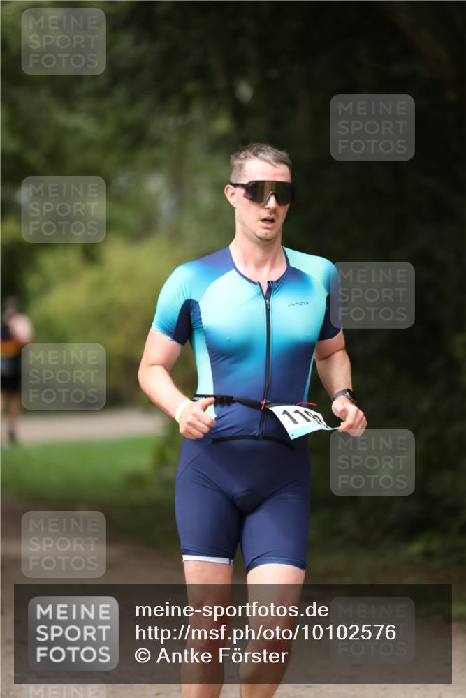 30.08.2026 - Elbe Triathlon Hamburg Antke Förster http://msf.ph/oto/10102576 30.08.2026 11:27:36 Laufen 1197 meine-sportfotos.de