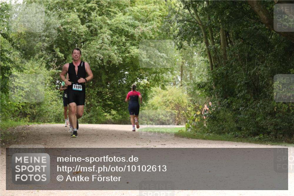 30.08.2026 - Elbe Triathlon Hamburg Antke Förster http://msf.ph/oto/10102613 30.08.2026 11:31:34 Laufen 1199 meine-sportfotos.de