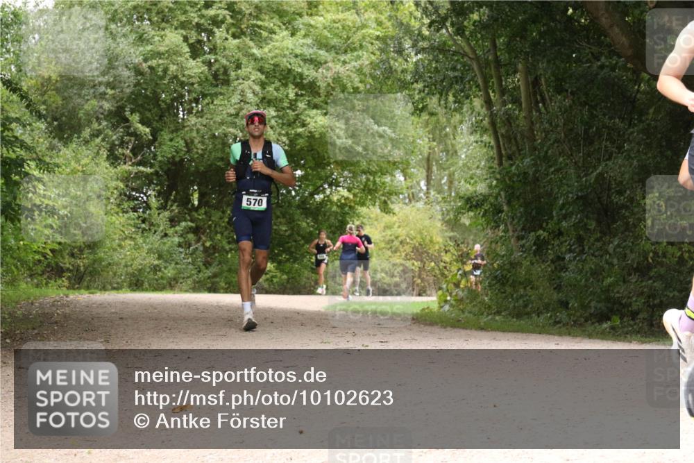 30.08.2026 - Elbe Triathlon Hamburg Antke Förster http://msf.ph/oto/10102623 30.08.2026 11:31:39 Laufen 570 meine-sportfotos.de